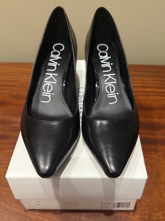 Calvin KIein Nita black pumps, new - Picture 1 of 7